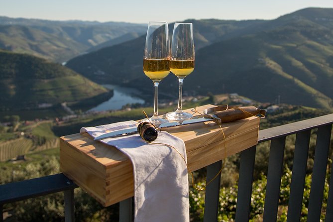 Wine experience with a sommelier - The goatling lunch and the viewpoint reset